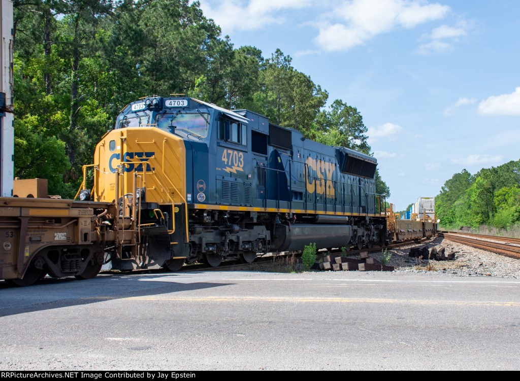 CSX 4703 is the mid-train DPU on I026 (Jacksonville to Chicago) 